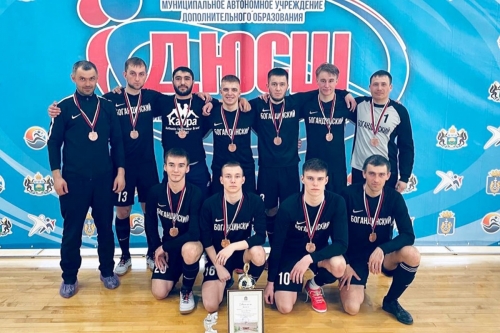 Команда Богандинского стала бронзовым призером чемпионата Тюменского района по мини-футболу