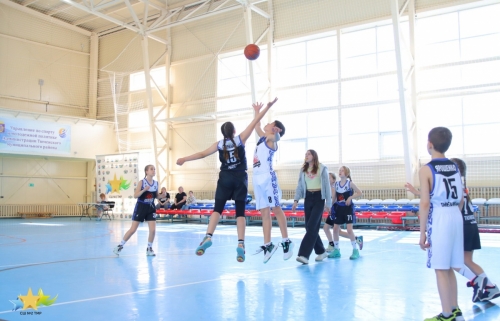 Баскетболисты сразились за внутришкольное лидерство
